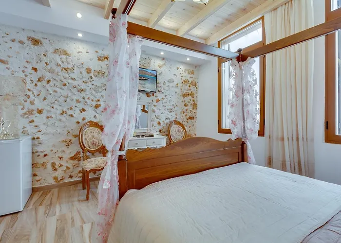 Hamam Suites Portou Chania 