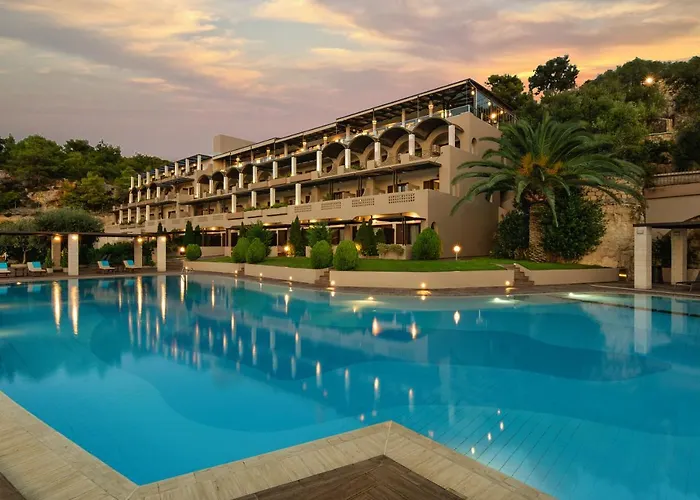 Chania (Crete) Hotels near Maiden with the Seagull with shuttle service