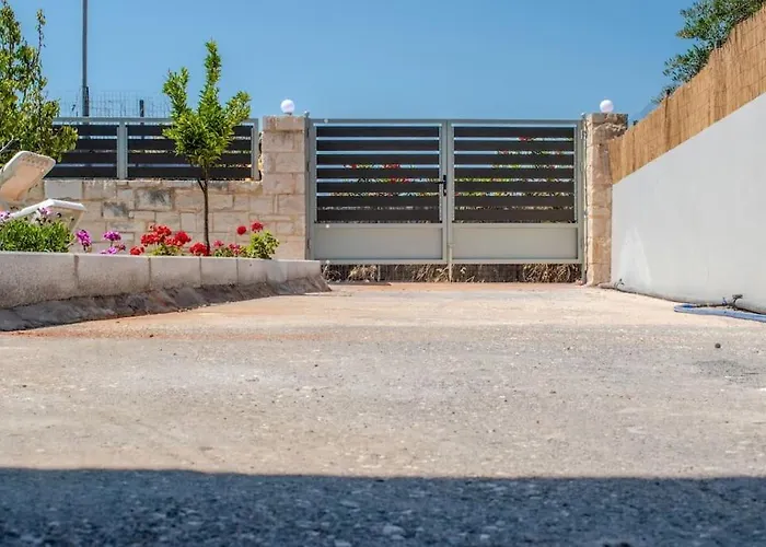 Md Residence With Private Jacuzzi Near The Beach Limenas Chersonisou