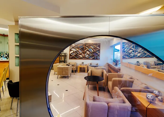 Hotel a 3 stelle a Candia