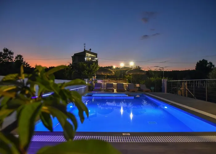 Hersonissos (Crete) Villas with private pool