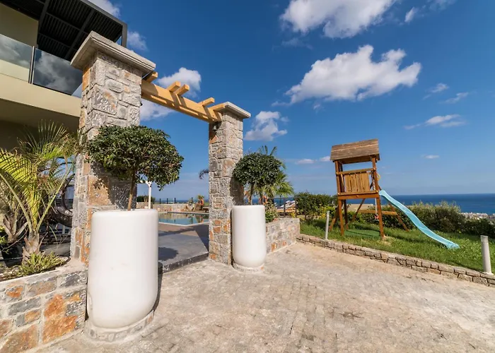 Villa Constandinos - Private Pool - Sleeps 8 Hersonissos 