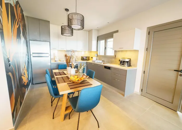 Royal Hill Villa - Private Pool - Sleeps 8 Limenas Chersonisou