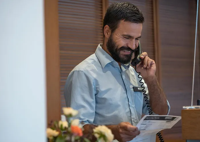 Maritimo Beach Hotel Sissi