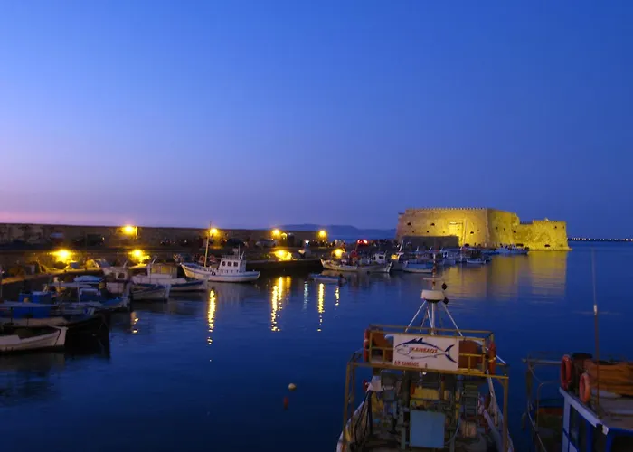 Heraklion (Crete) hotels near The Palace of Knossos