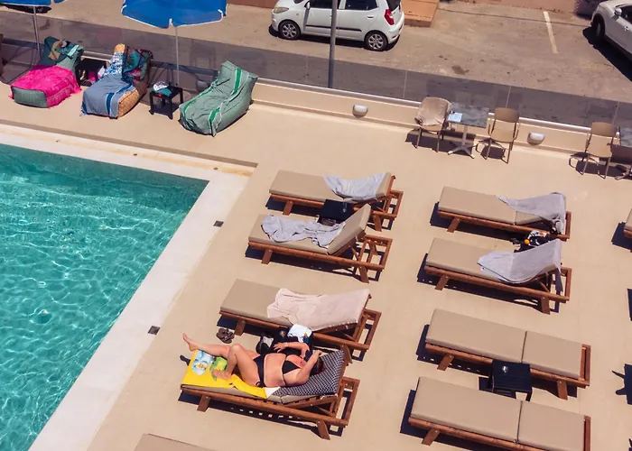 Chrispy Beach Resort, Agia Marina