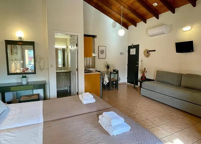 Theos Holidays Apartments Kato Daratso
