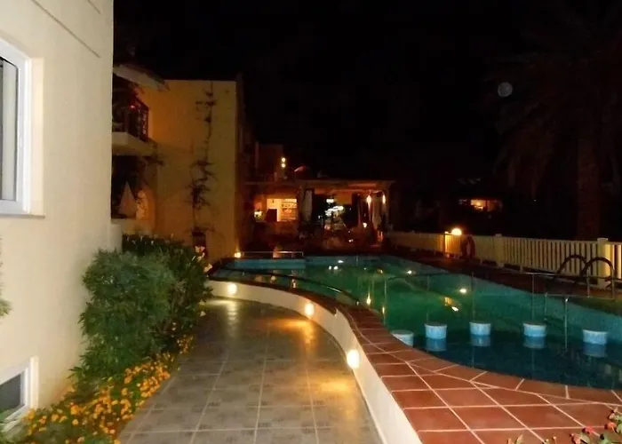 Lambrinos Suites Platanés