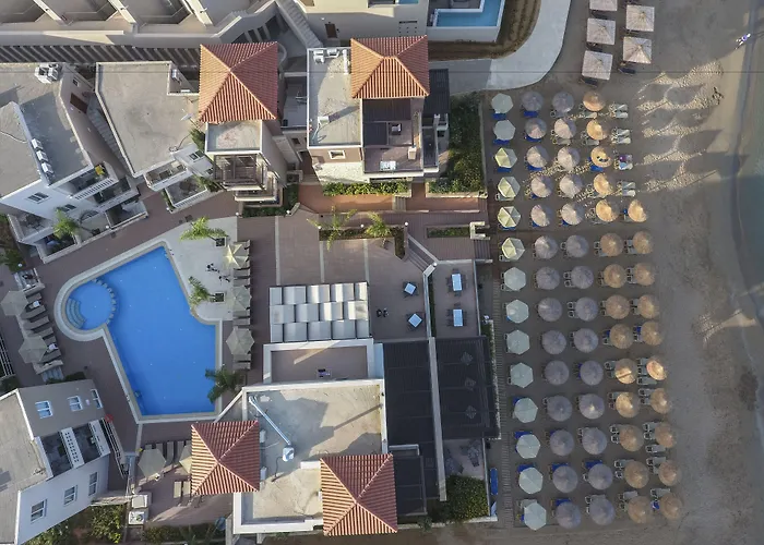 Golden Bay Aparthotel Κάτω Δαράτσο