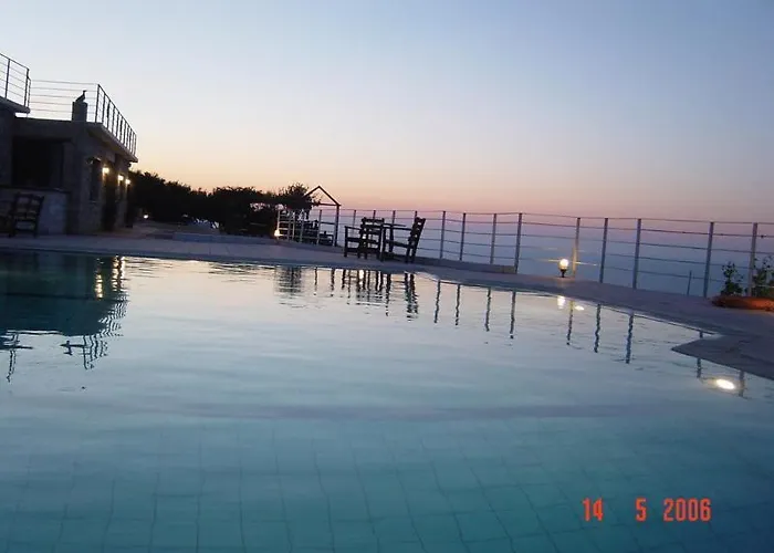 Fotoula Apts Agia Pelagia  - Hôtel 2 étoiles