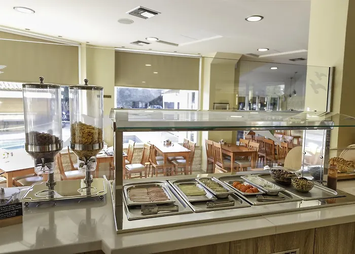 Hoteles cerca de Municipal Art Gallery