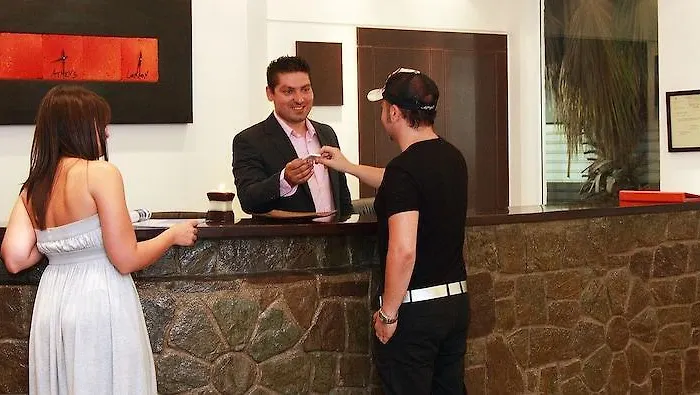 Nancy Hotel Χερσόνησος